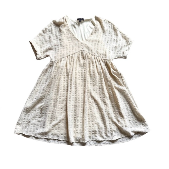 misu muse Dresses & Skirts - Misu Muse Baby Doll cream Dress